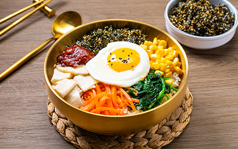 中央廚房，讓每個(gè)人在餐桌吃上料理包