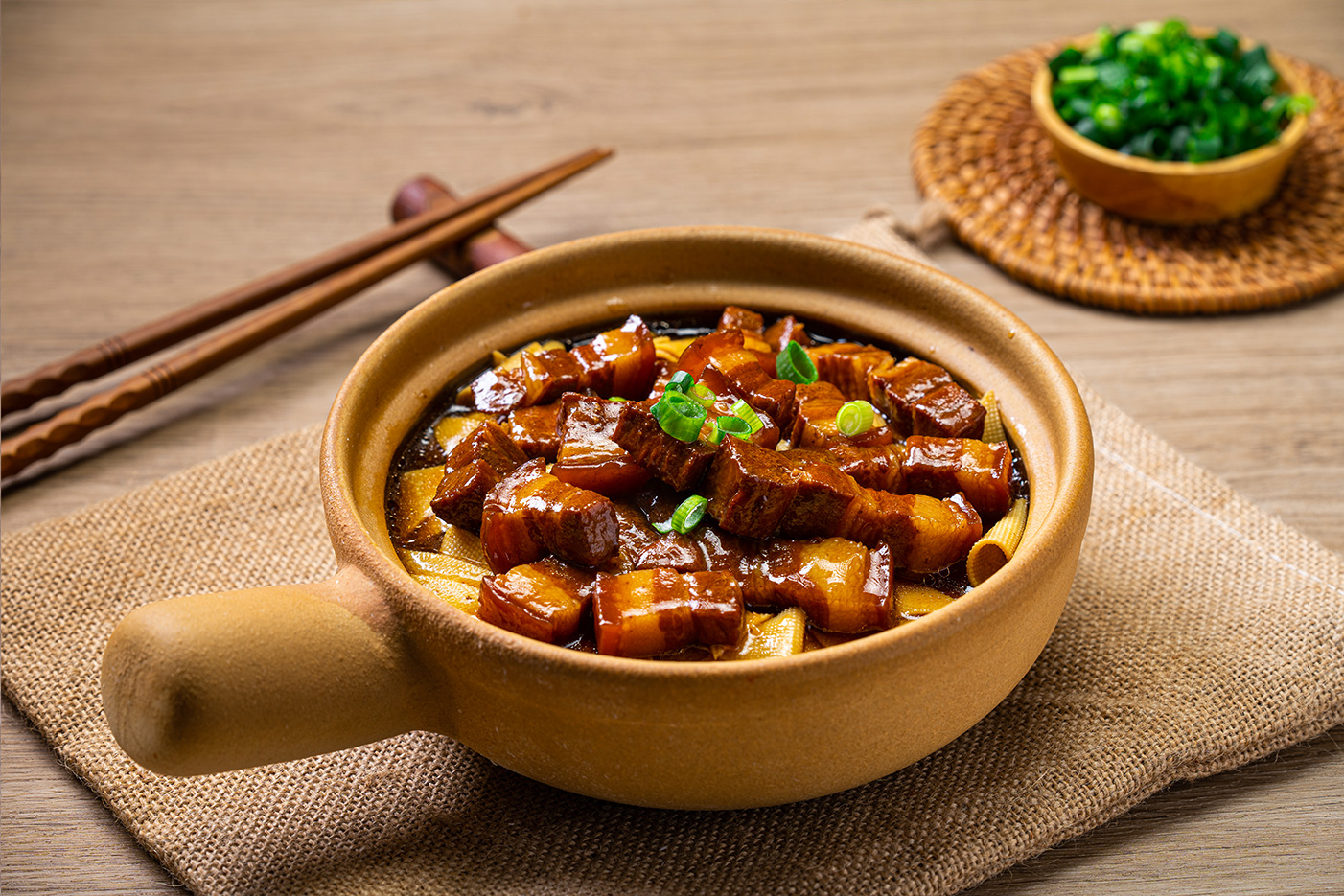 砂鍋紅燒肉干豆腐.jpg